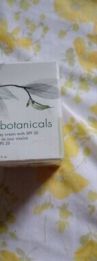 liv botanicals Vital Day Cream SPF 20 - Sealed New In Box